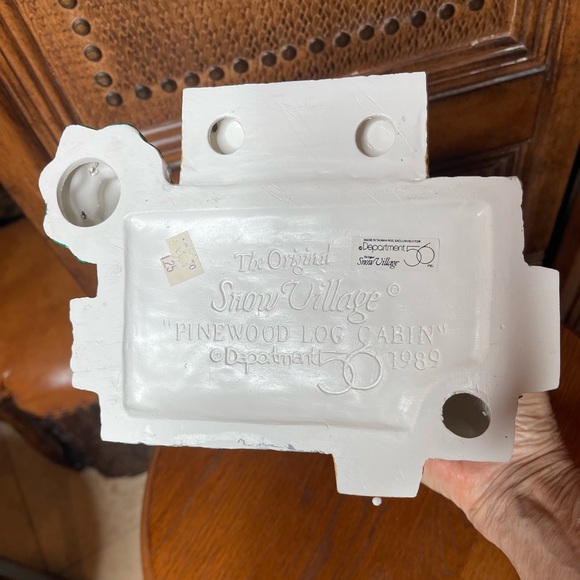 Dept 56 Pinewood Log Cabin. - Picture 5 of 6